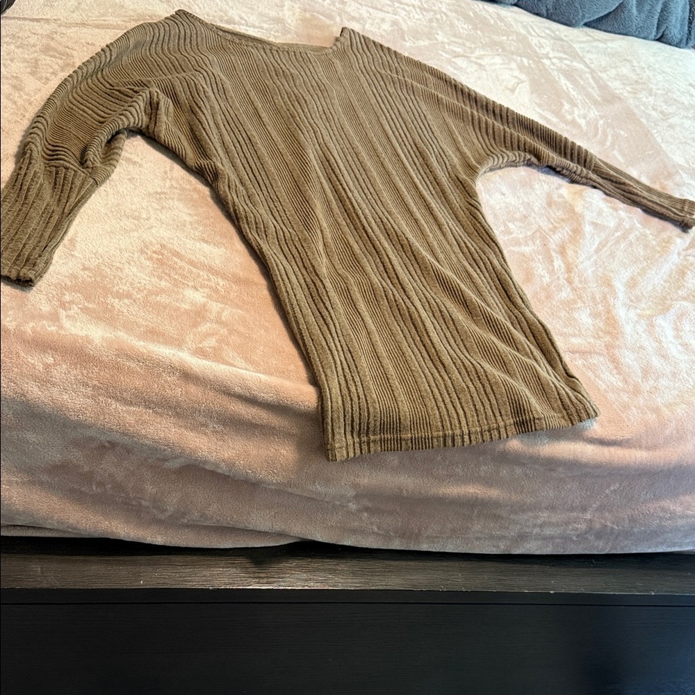 Ribbed Knit Sweater in brown